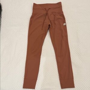 Vuori Daily leggings- burnt orange